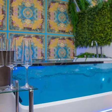 Luxury Love Room Spa Whirlpool Jacuzzi Nuremberg Exterior photo