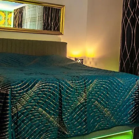 Luxury Love Room Spa Whirlpool Jacuzzi Nuremberg Exterior photo