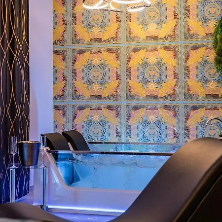 Luxury Love Room Spa Whirlpool Jacuzzi Nuremberg Exterior photo